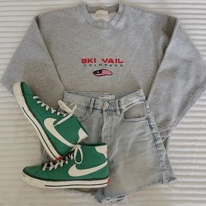 Grey embroidered Colorado vintage crew neck